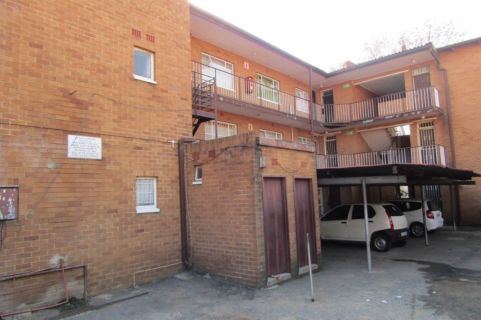 2 Bed Apartment in Rosettenville photo number 11
