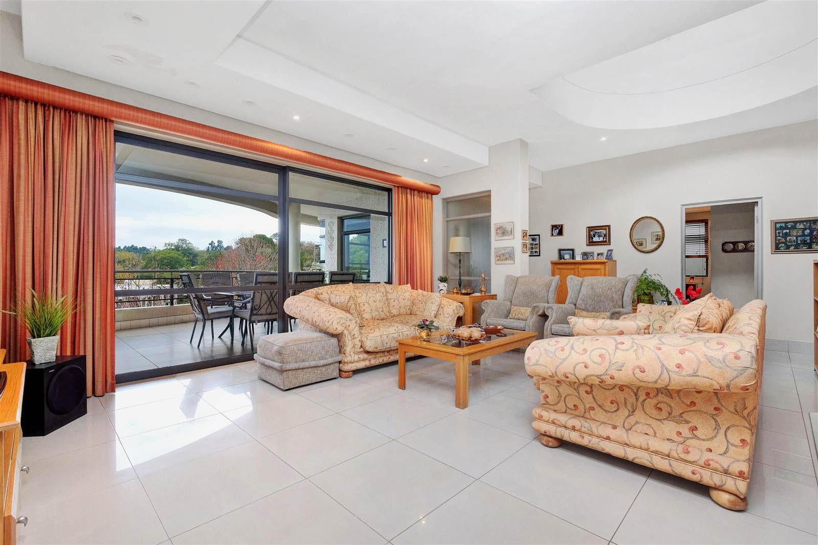 3 Bed Apartment in Craighall photo number 5