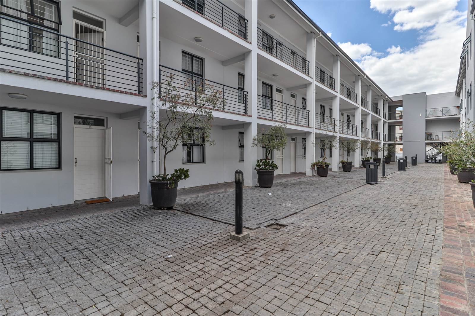 2 Bed Apartment in Stellenbosch Central photo number 10
