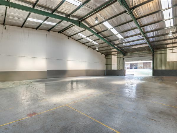 633  m² Industrial space