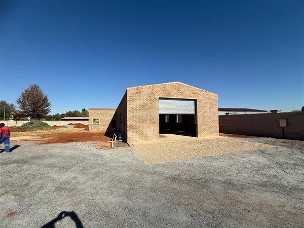 260 m² Industrial space 260 m² Industrial space