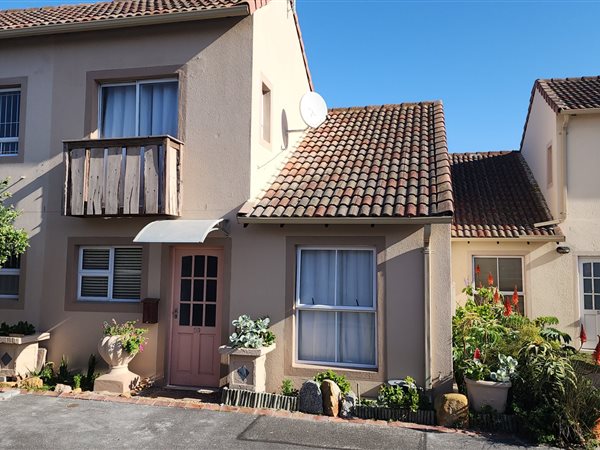 3 Bed Townhouse in Muizenberg