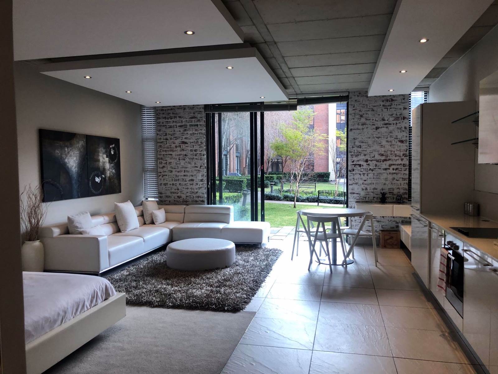 1 Bed Apartment in Melrose Arch photo number 4