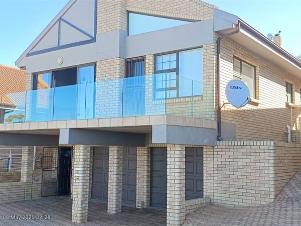 3 Bedroom Duplex 3 Bedroom Duplex