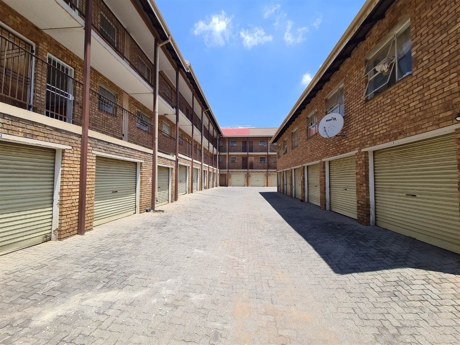 2 Bed Apartment in Kempton Park Central photo number 12