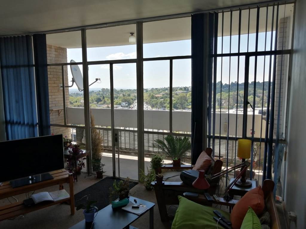 1 Bed Apartment in Parktown photo number 22