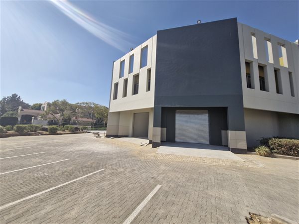 374  m² Industrial space