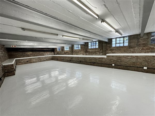 127  m² Commercial space in Woodstock
