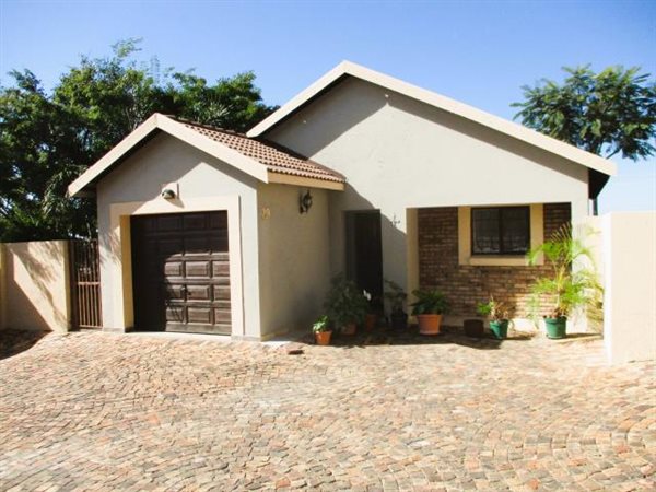 3 Bed House in Cashan