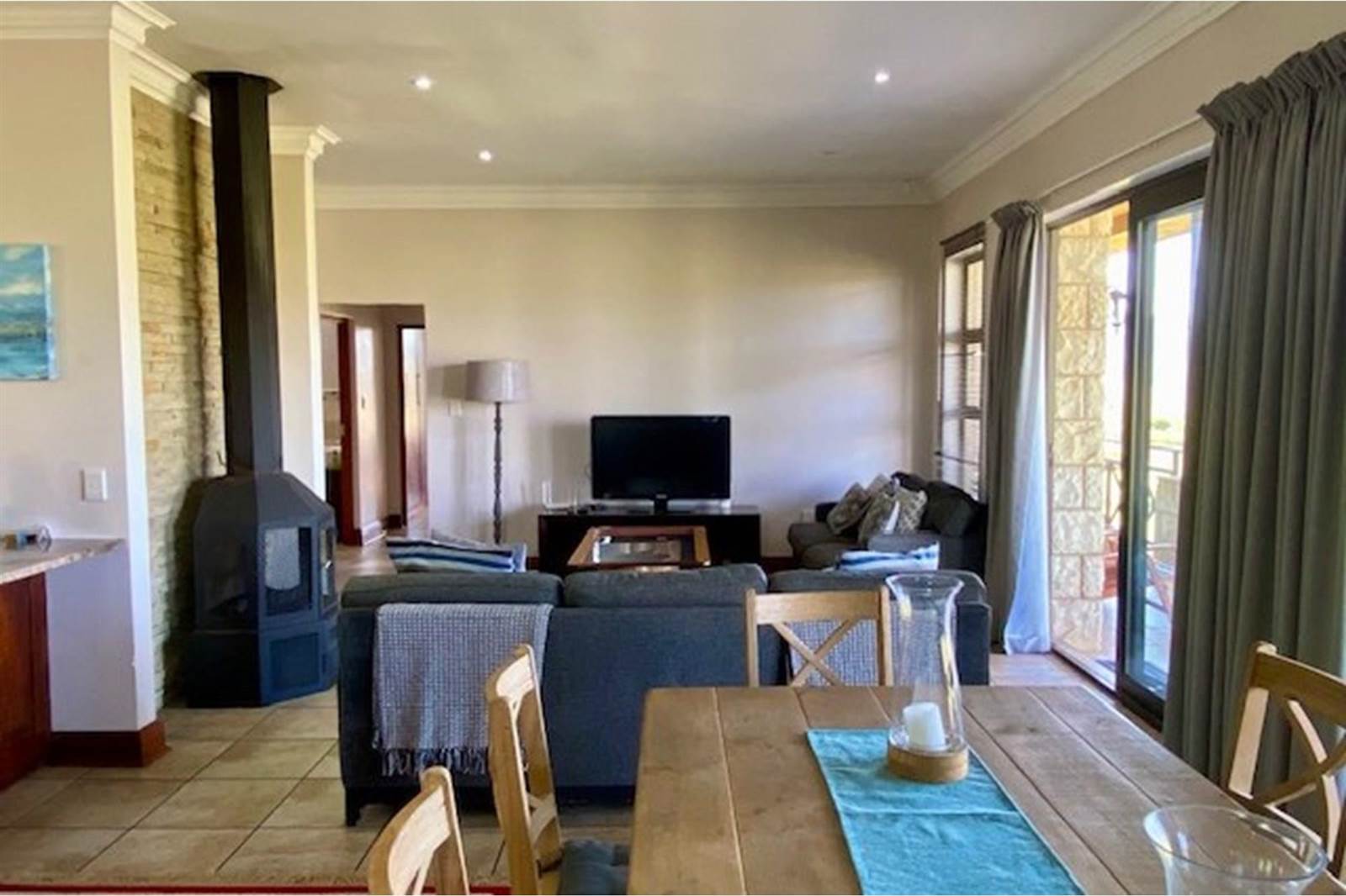 3 Bed House in Clarens photo number 12