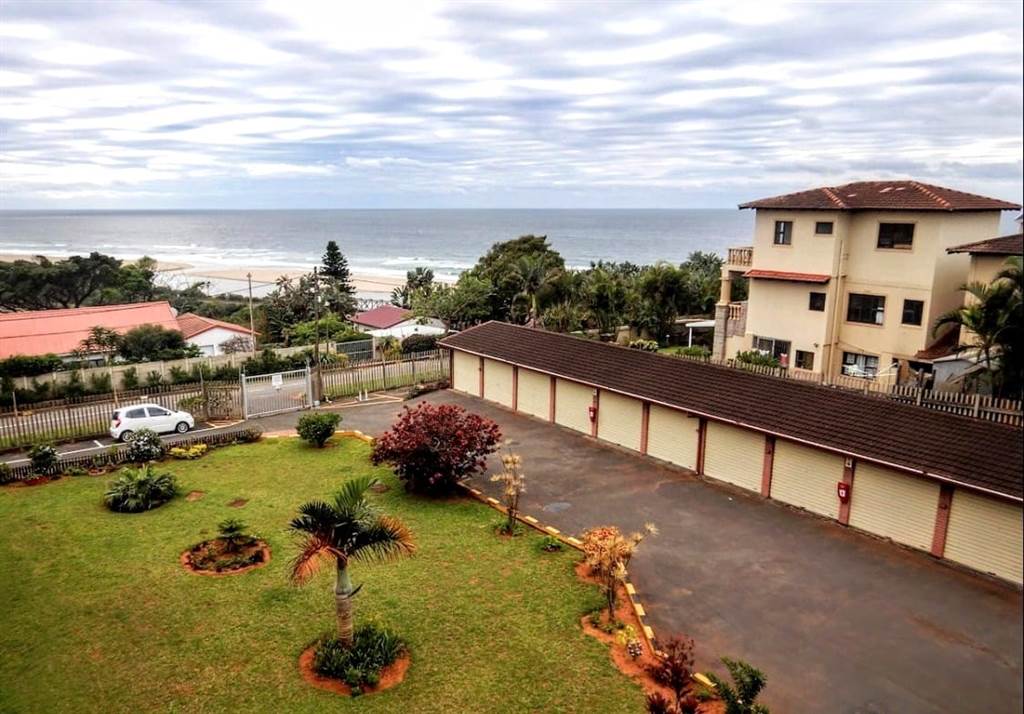 1 Bed Flat in Illovo Beach photo number 26