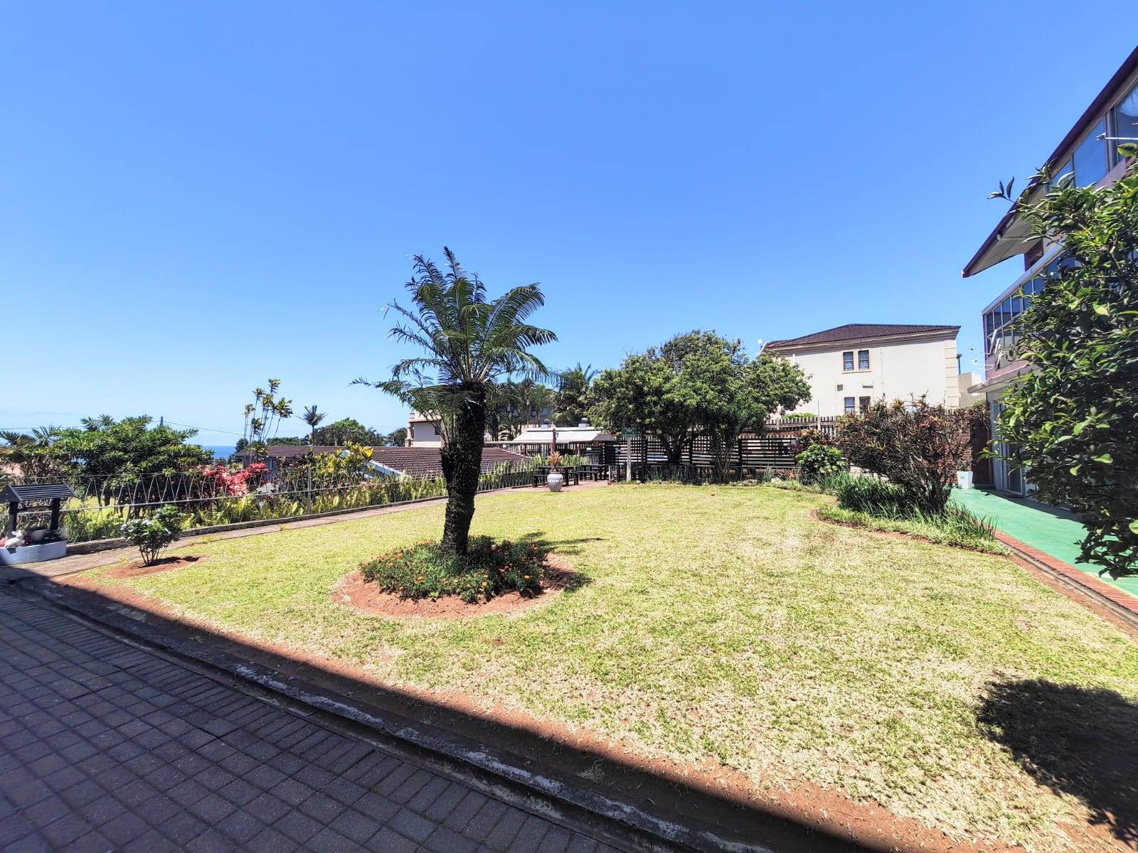 1 Bed Flat in Illovo Beach photo number 28