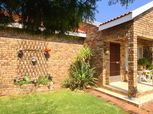 2 Bedroom Townhouse 2 Bedroom Townhouse