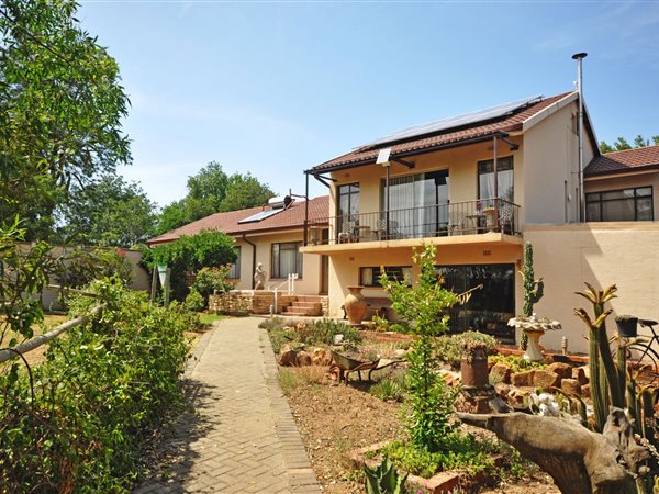 4 Bedroom House 4 Bedroom House