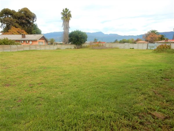 1 487 m² Land