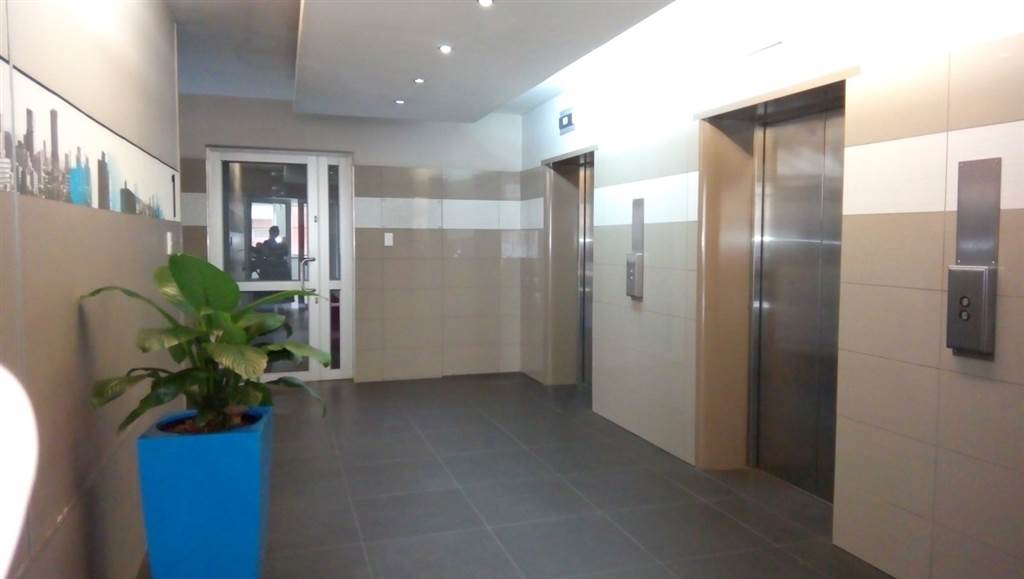 45  m² Office Space in Pretoria Central photo number 2