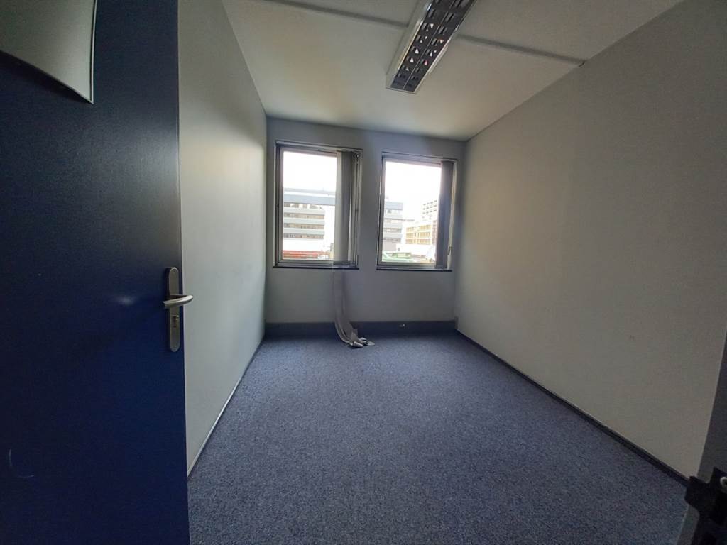 45  m² Office Space in Pretoria Central photo number 10