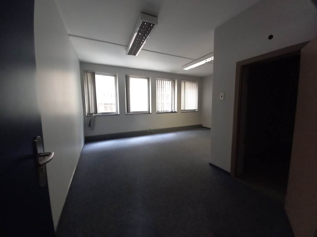 45  m² Office Space in Pretoria Central photo number 13