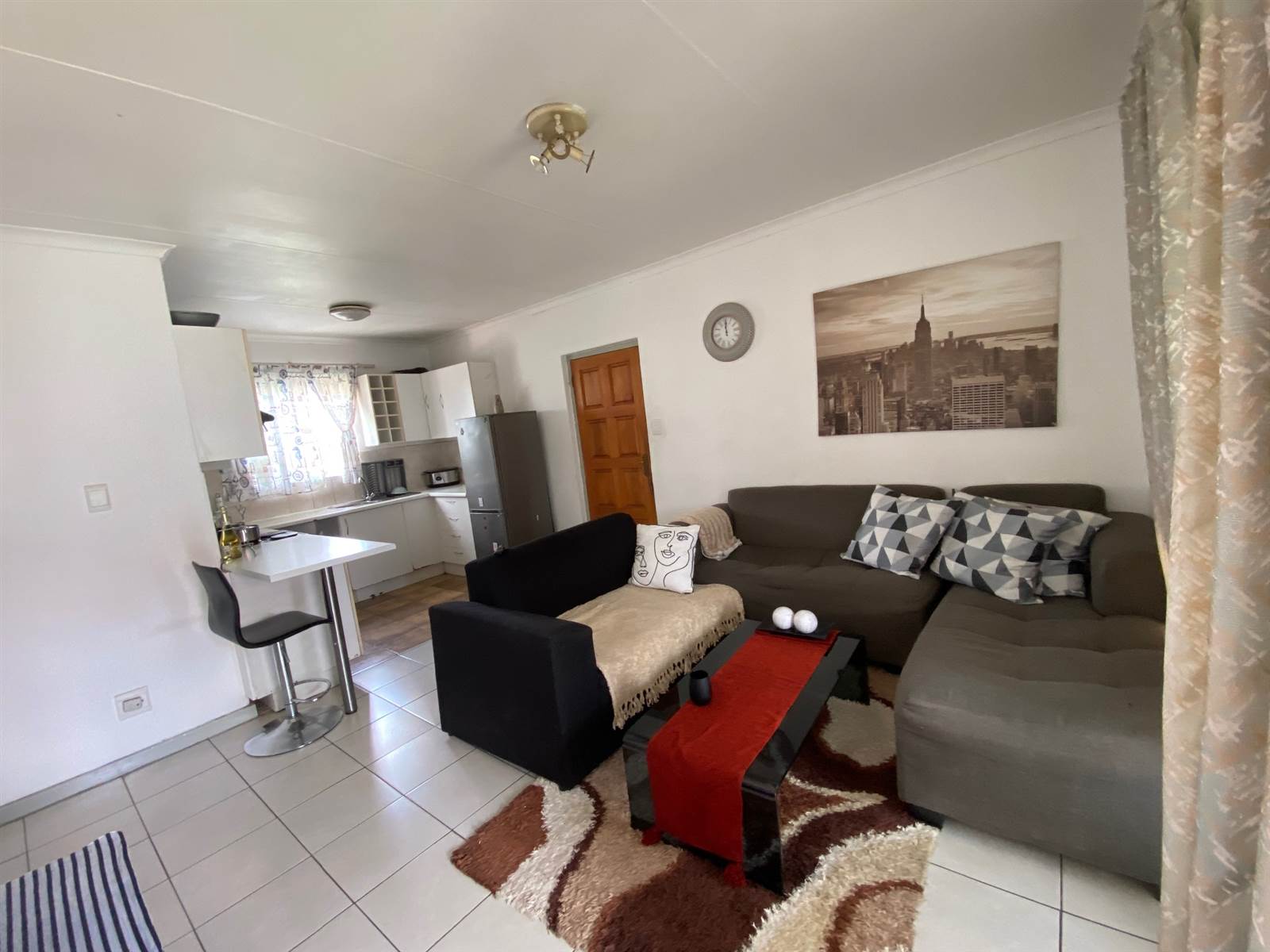 2 Bed Apartment in Northcliff photo number 7