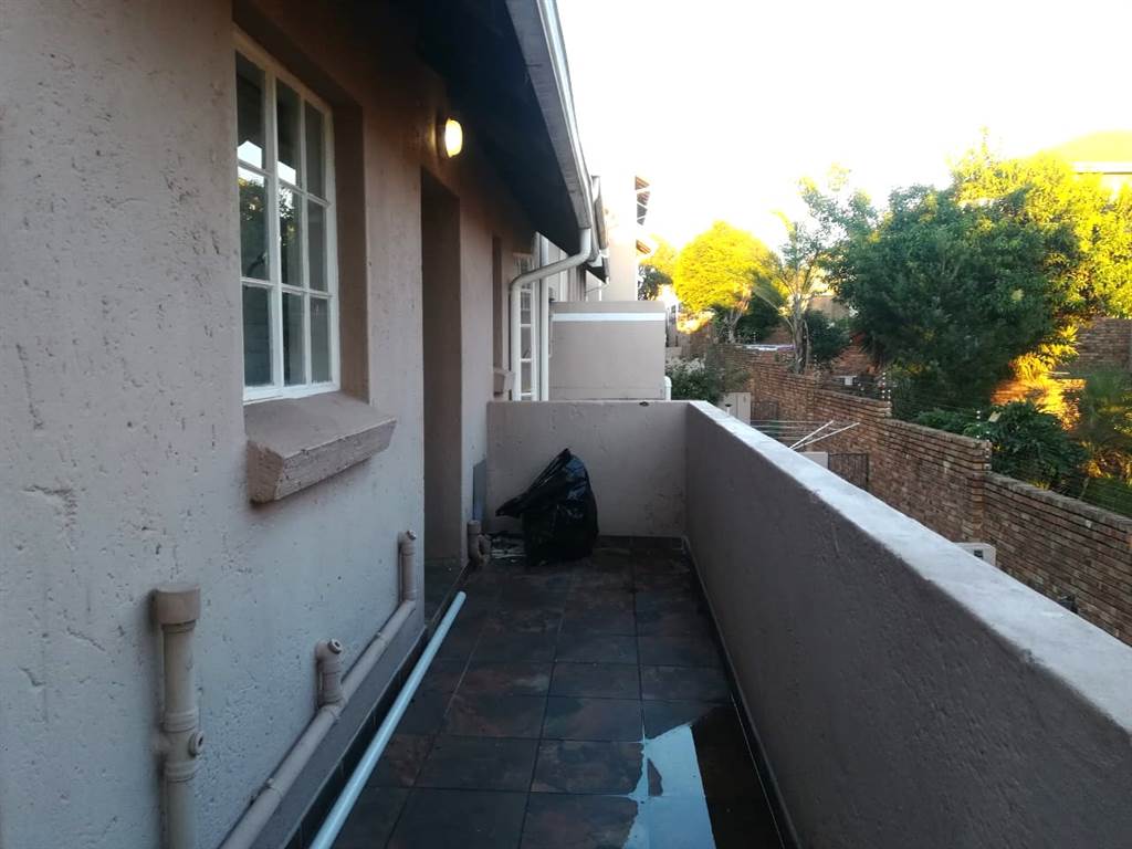 2 Bed Townhouse in Radiokop photo number 13
