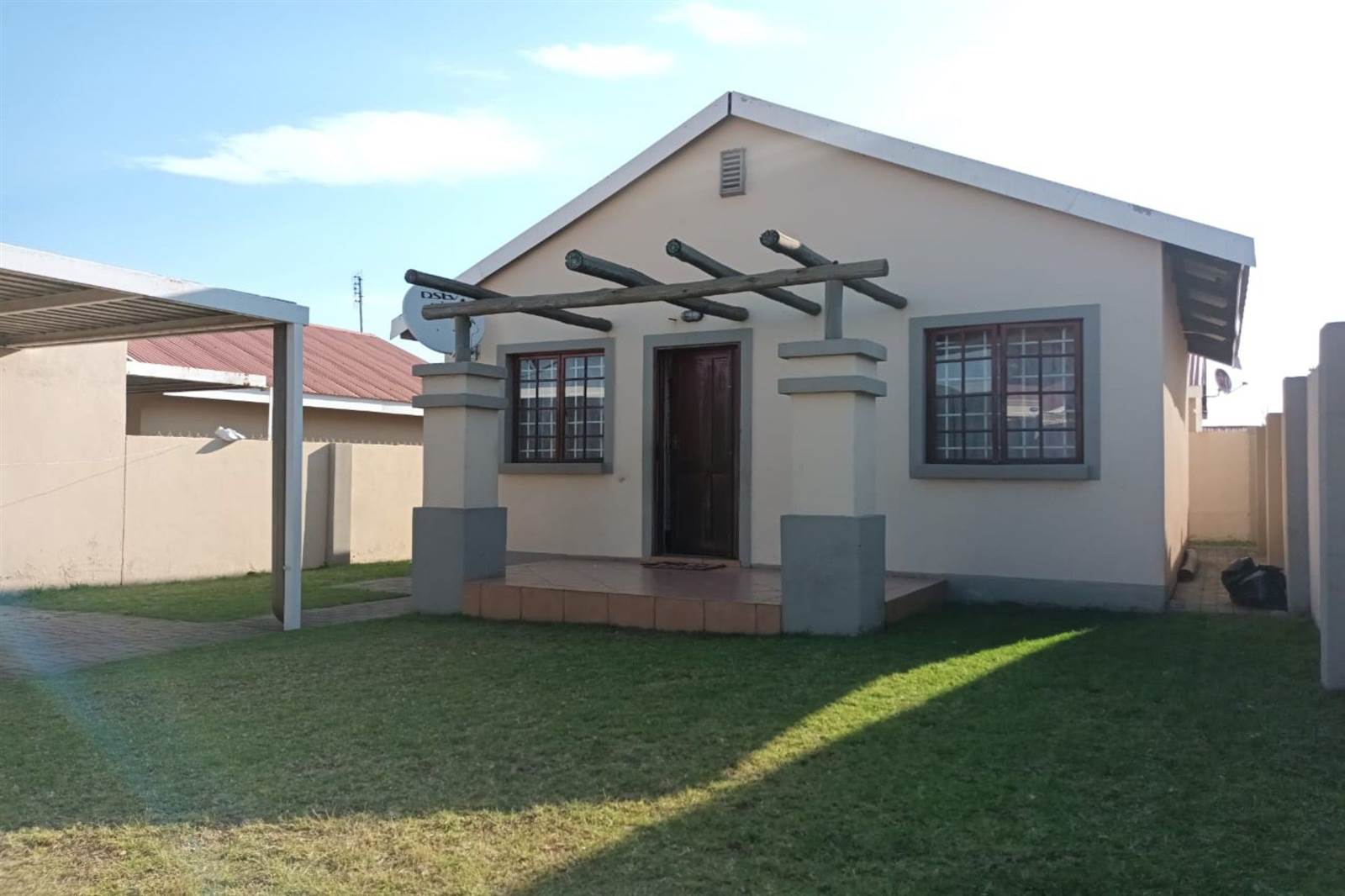 2 Bed House in Witbank Central photo number 1