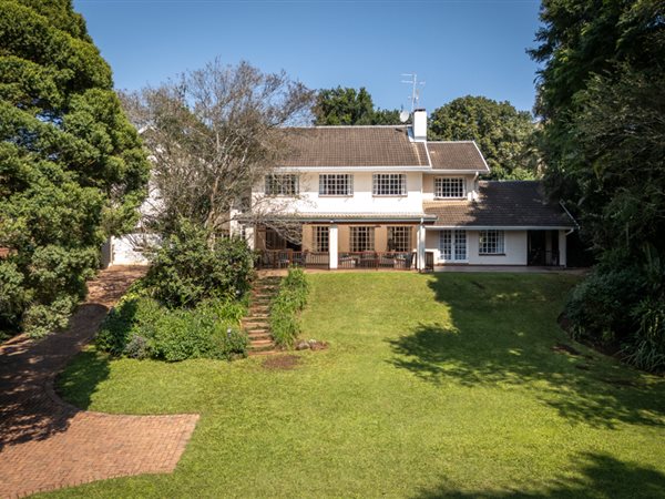 6 Bed House in Town Bush Valley