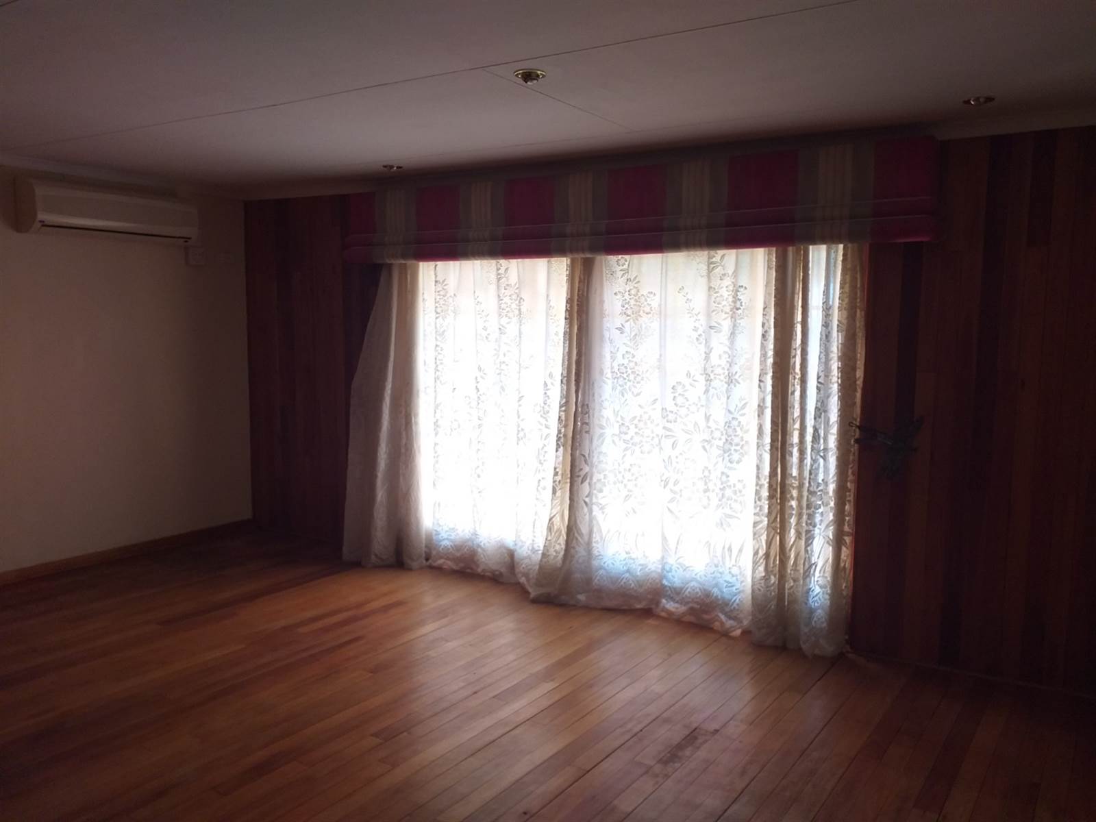 1 Bed Apartment in Bendor photo number 5