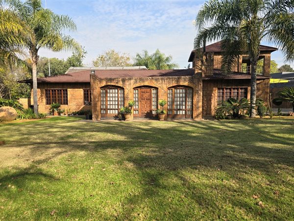 4 Bedroom House 4 Bedroom House