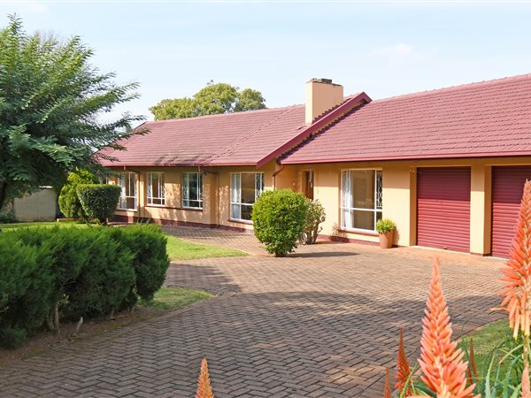 4 Bedroom House 4 Bedroom House