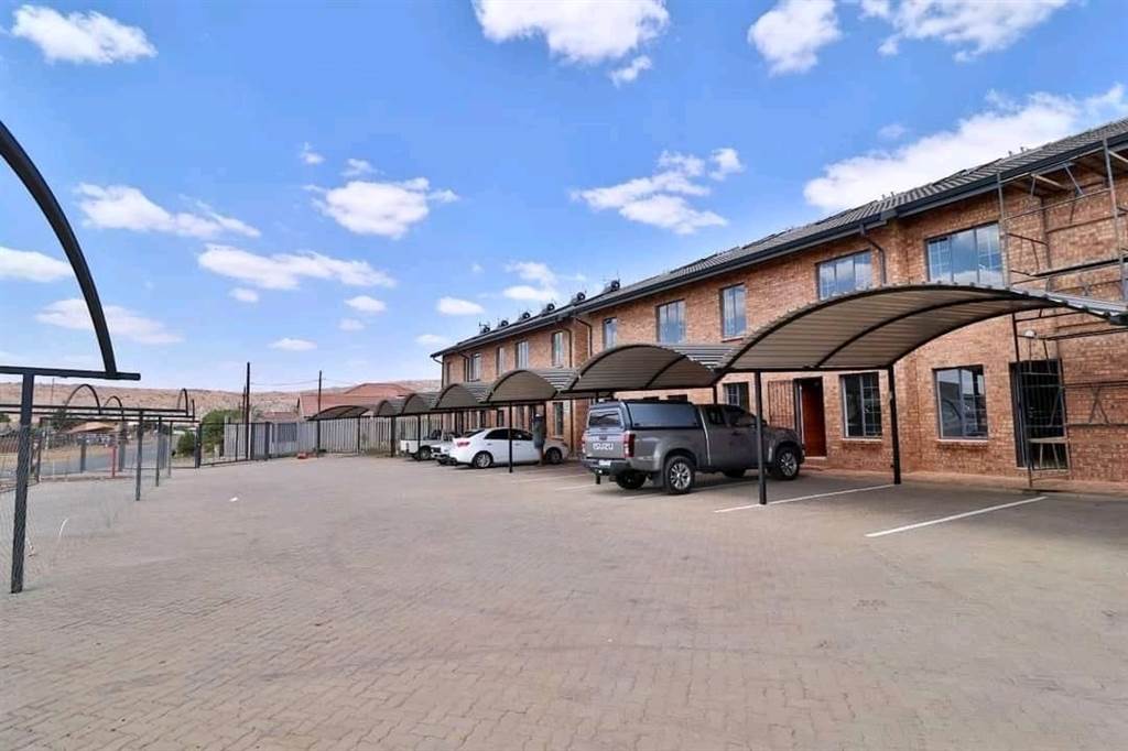 2 Bed Apartment in Mamelodi photo number 2