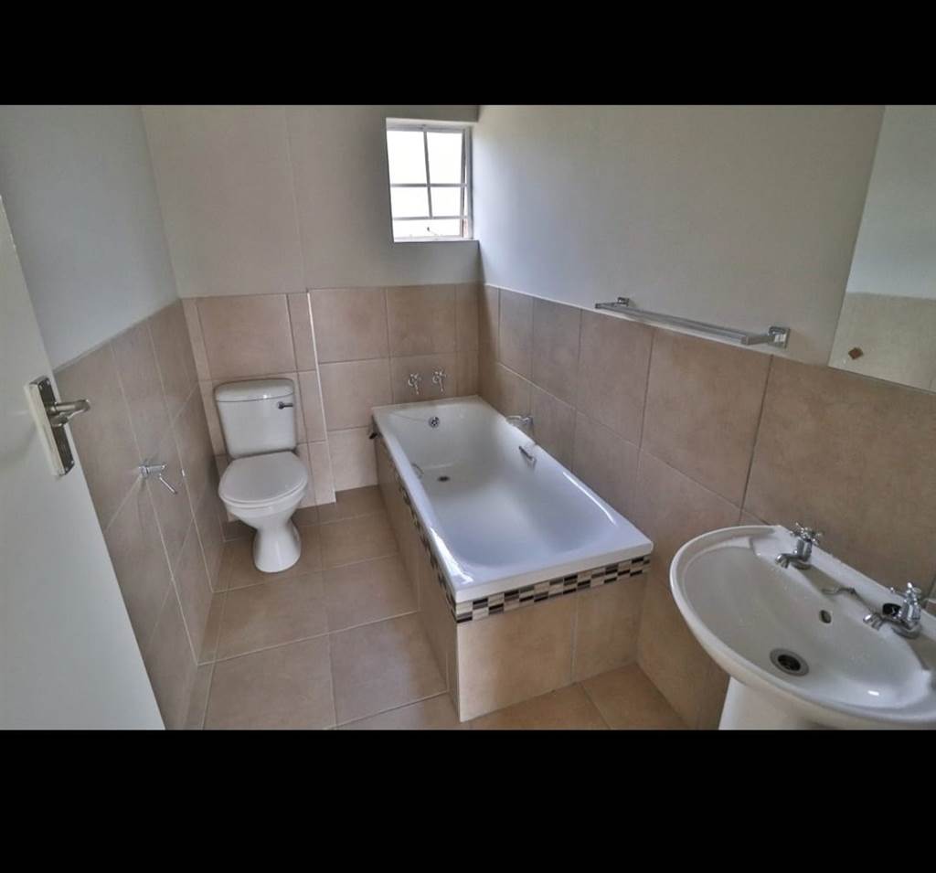 2 Bed Apartment in Mamelodi photo number 8
