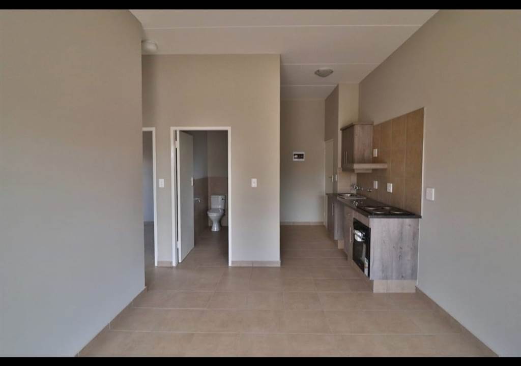 2 Bed Apartment in Mamelodi photo number 7