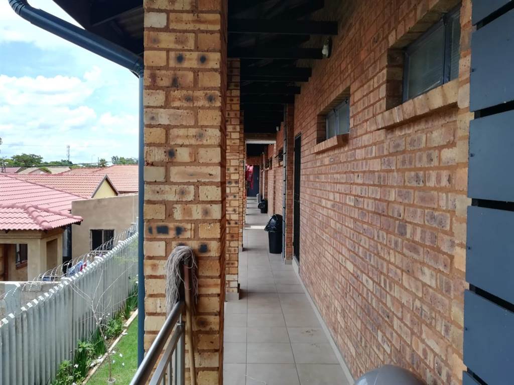 2 Bed Apartment in Mamelodi photo number 13