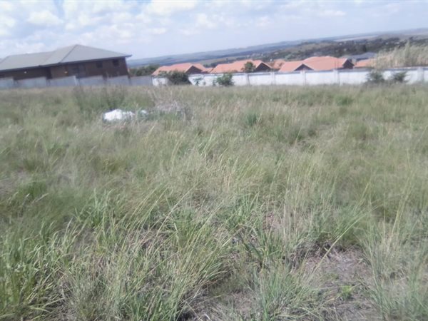 1 017 m² Land