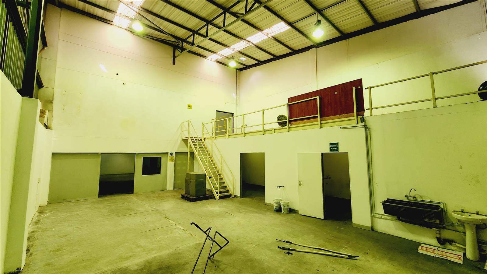 648  m² Industrial space in North Riding photo number 16