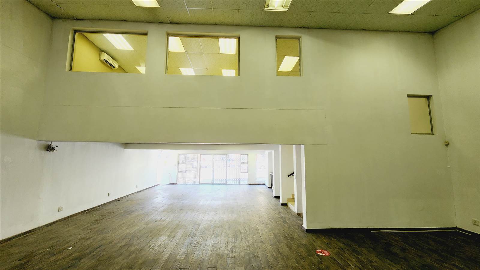 648  m² Industrial space in North Riding photo number 4
