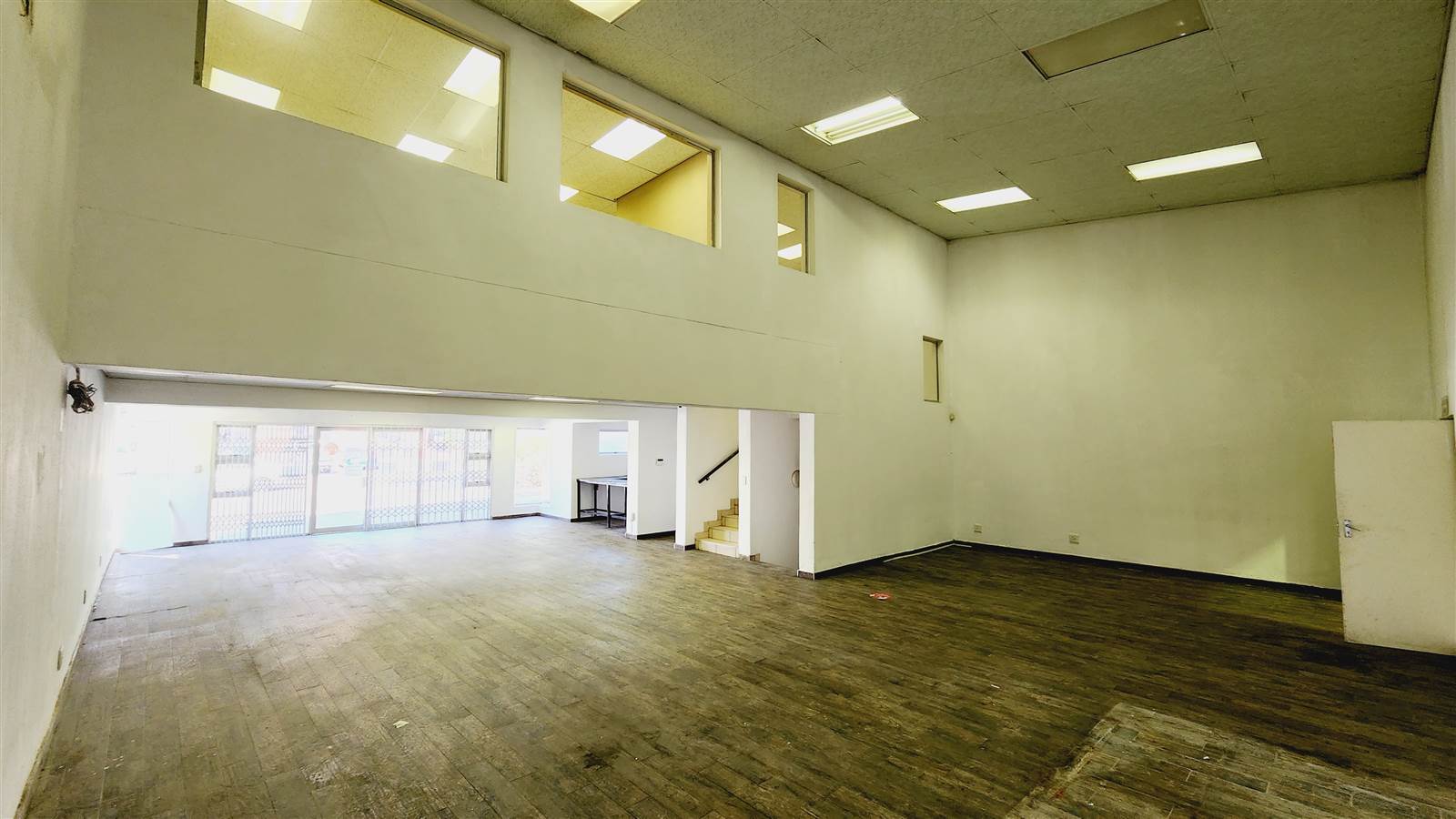 648  m² Industrial space in North Riding photo number 5