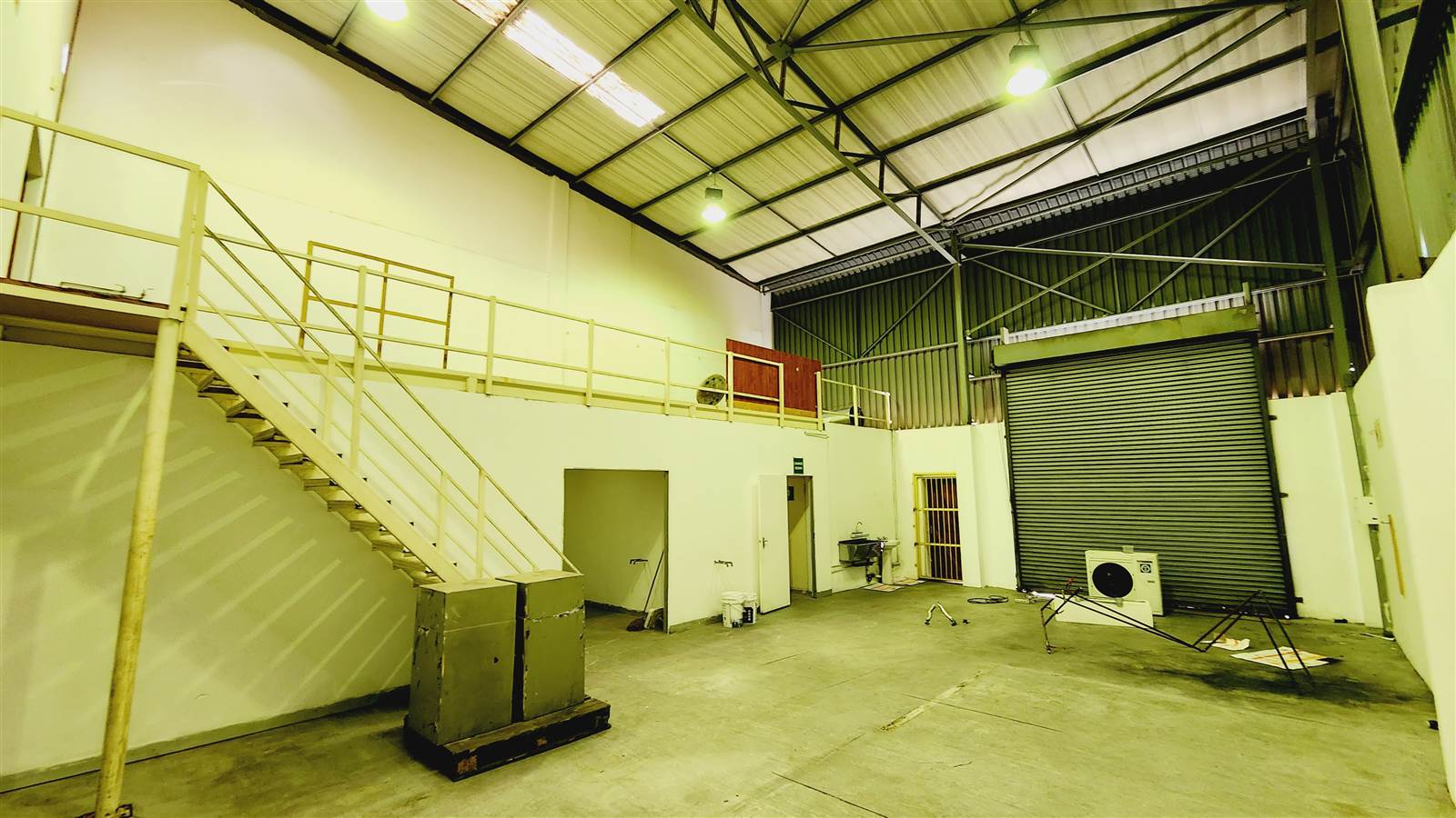 648  m² Industrial space in North Riding photo number 27