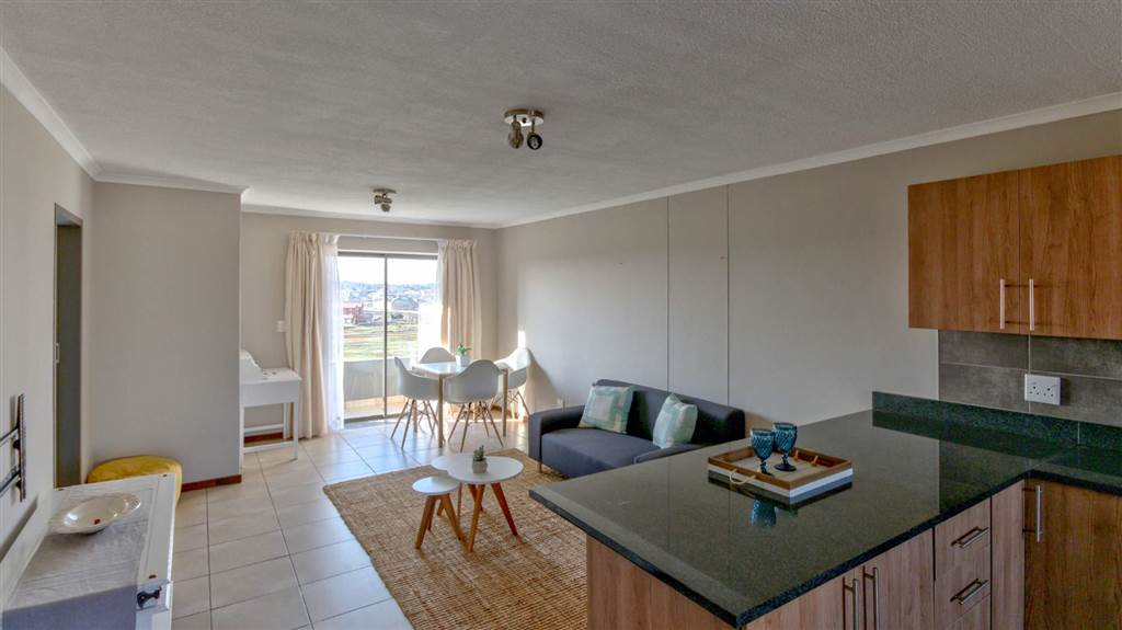 2 Bed Apartment in Highveld photo number 4