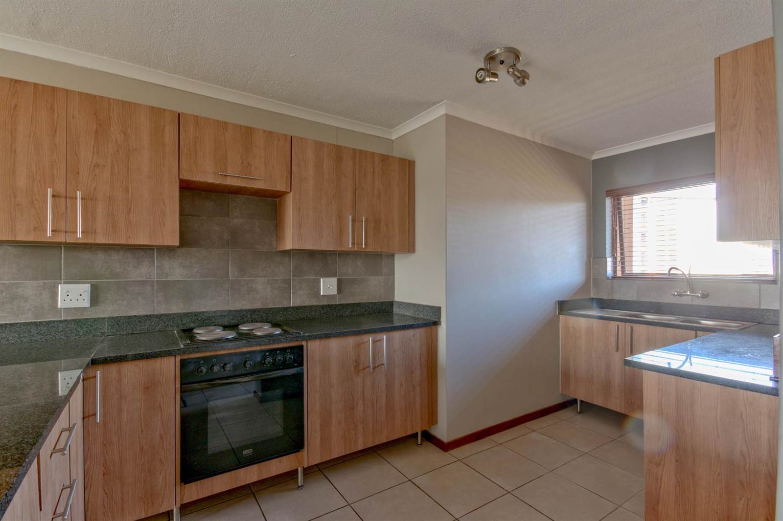 2 Bed Apartment in Highveld photo number 17