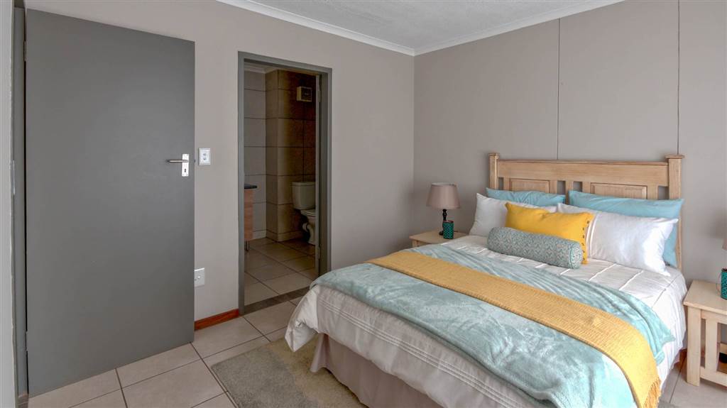 2 Bed Apartment in Highveld photo number 28