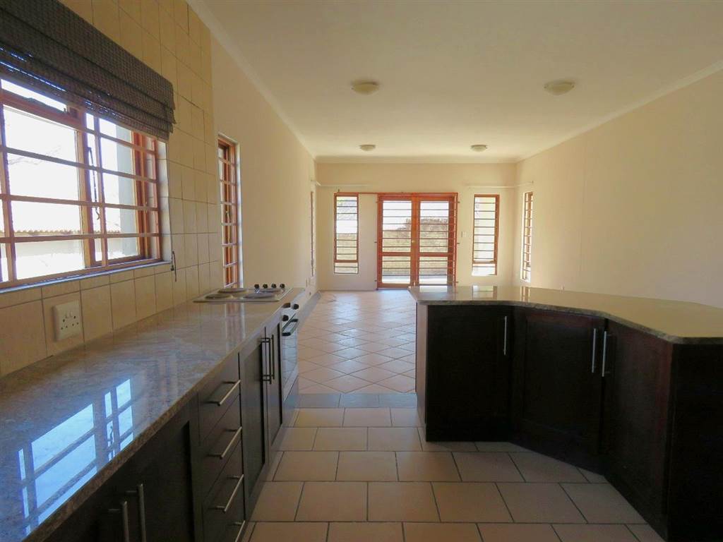 3 Bed Townhouse in Bergsig photo number 3
