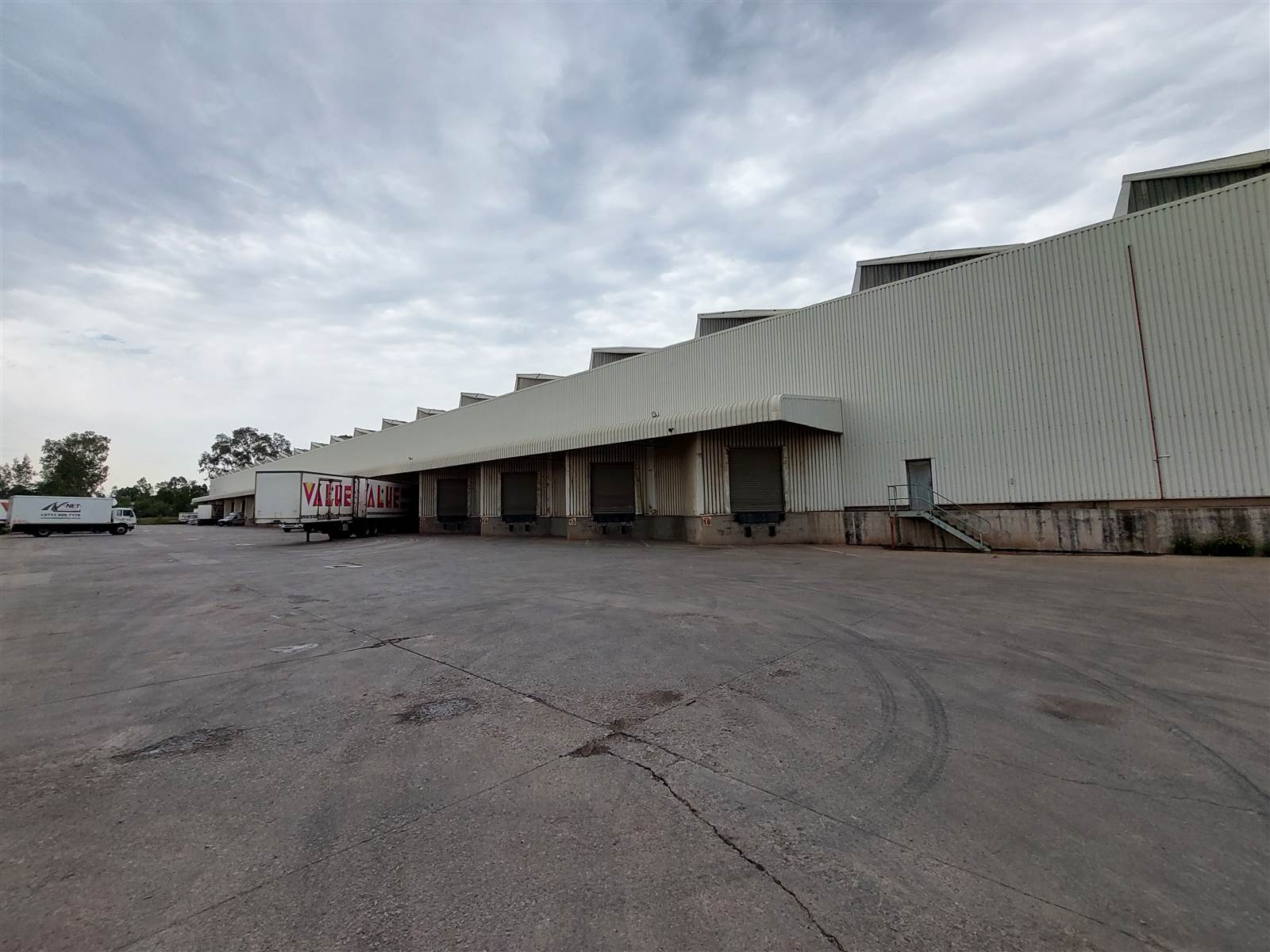 38000  m² Industrial space in Clayville photo number 4