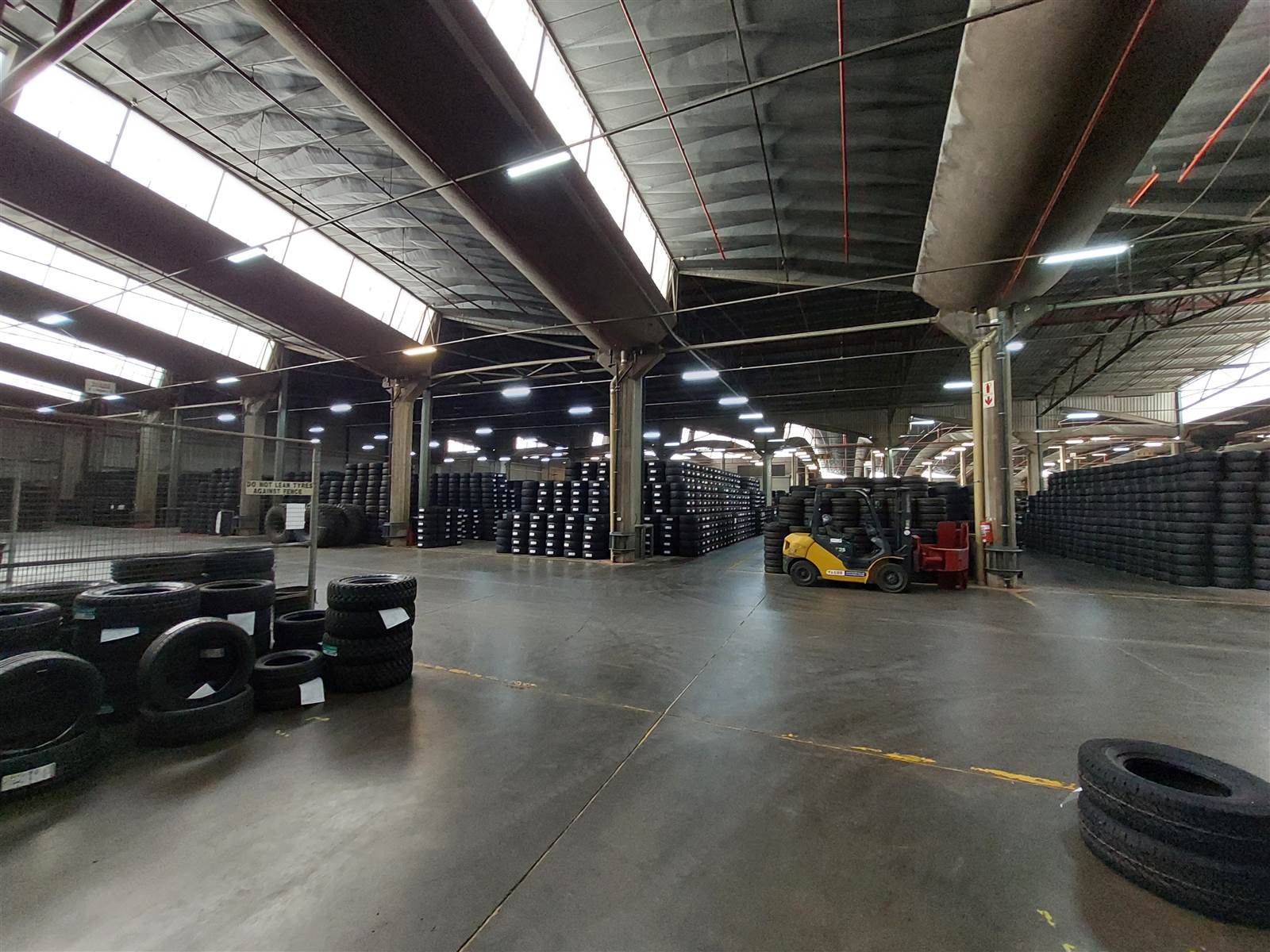 38000  m² Industrial space in Clayville photo number 11