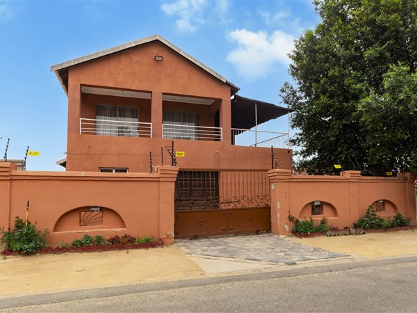 4 Bed House in Cosmo City