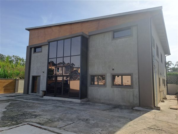 630  m² Commercial space