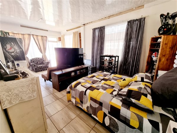 5 Bed House in Stilfontein