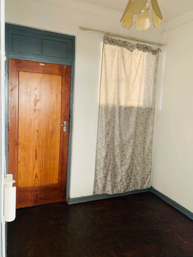 2 Bed Apartment in Townsview photo number 5