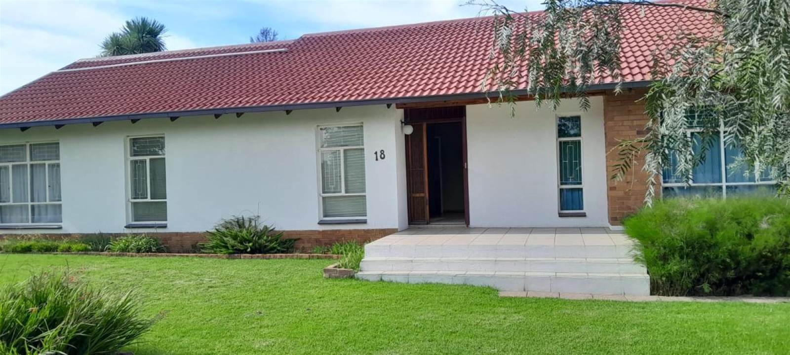 3 Bed House in Secunda photo number 2