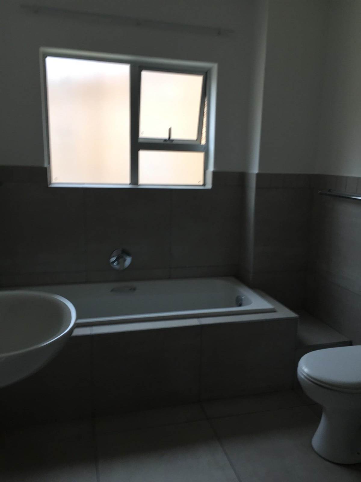 2 Bed Flat in New Redruth photo number 4